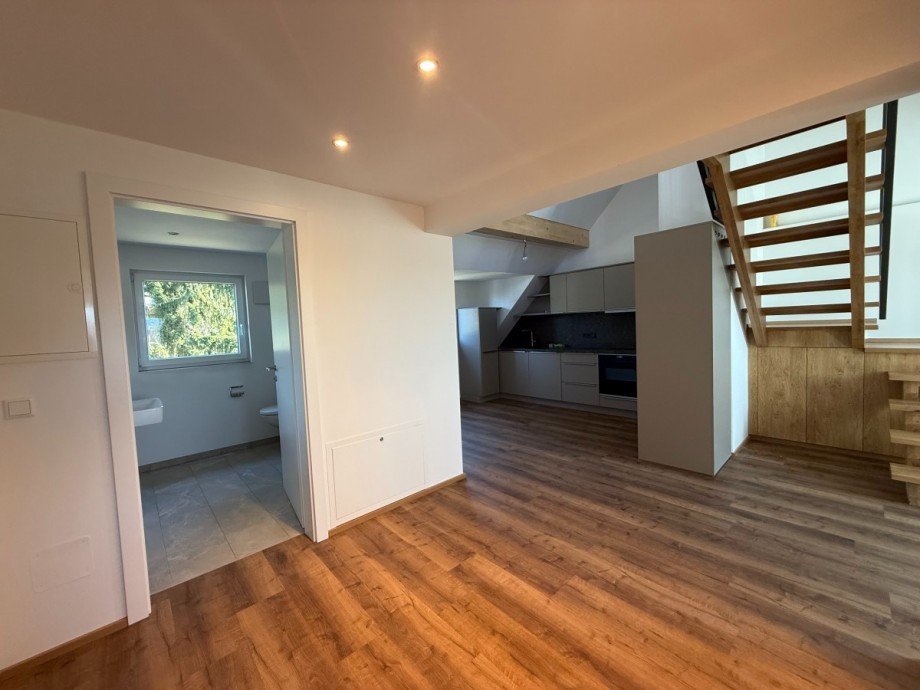 Vorraum: Blick zum Bad Wohnung Salzburg