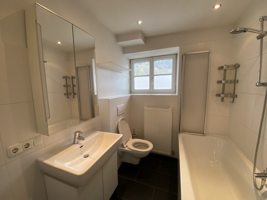 Badezimmer Wohnung Gr�dig