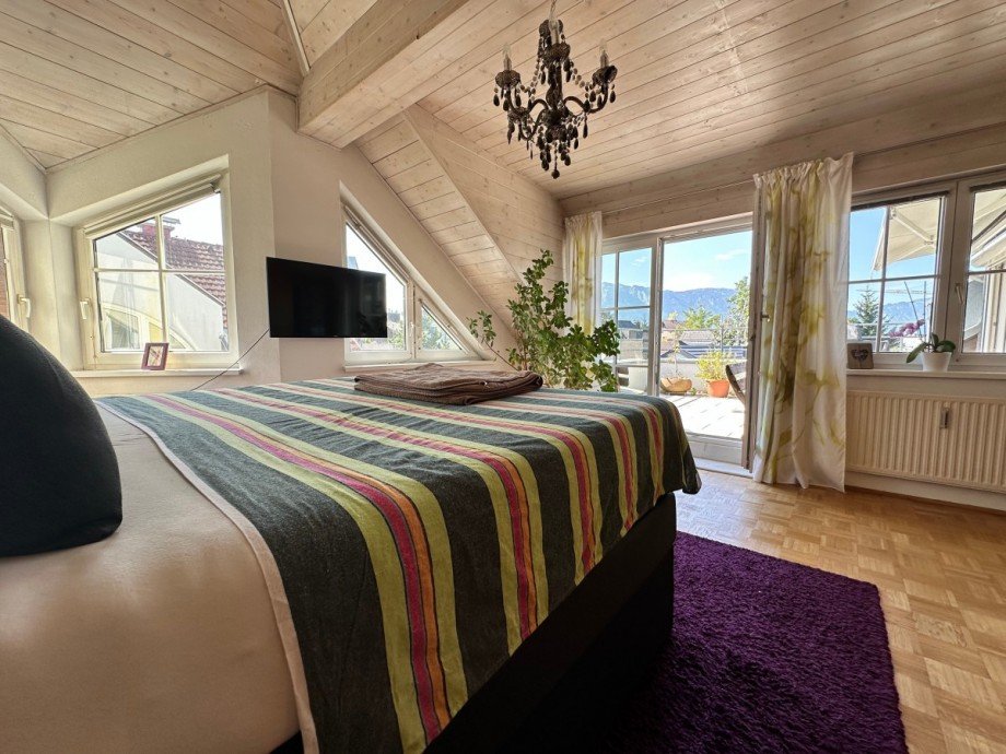 Schlafzimmer mit Ausgang zur Terrasse Wohnung Salzburg
