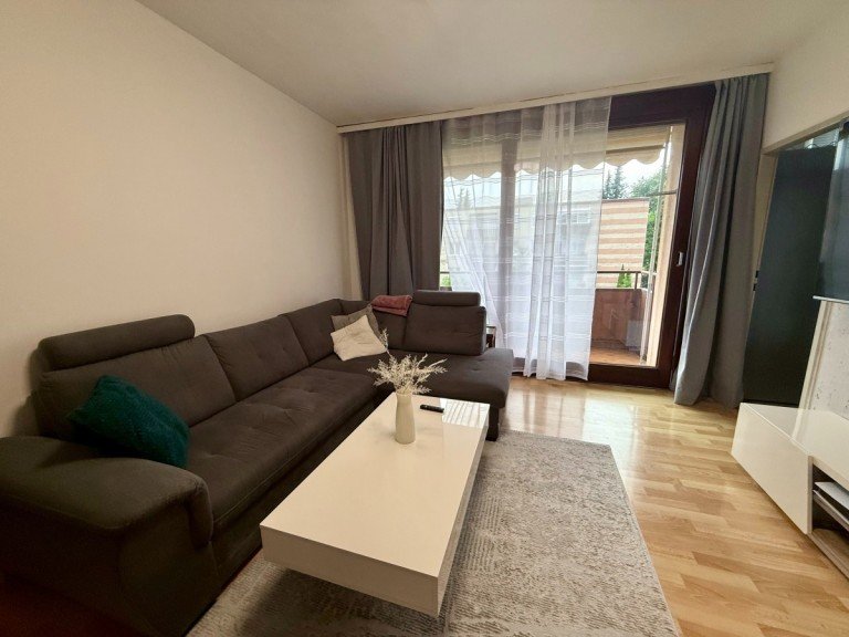 Wohnzimmer Salzburg Wohnung 2-Zimmer-Traum in der Henry-Dunant-Stra�e mit Tiefgaragenplatz