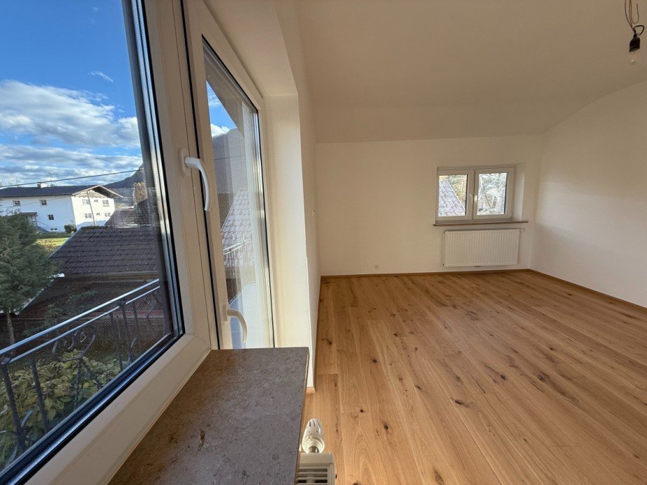 Schlafzimmer OG mit Balkonausgang Einfamilienhaus Salzburg